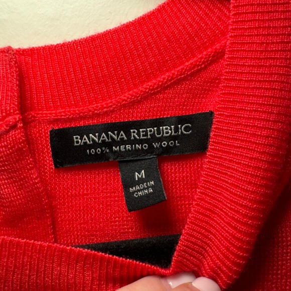 Banana Republic Red Crew Neck Sweater - Picture 2 of 6